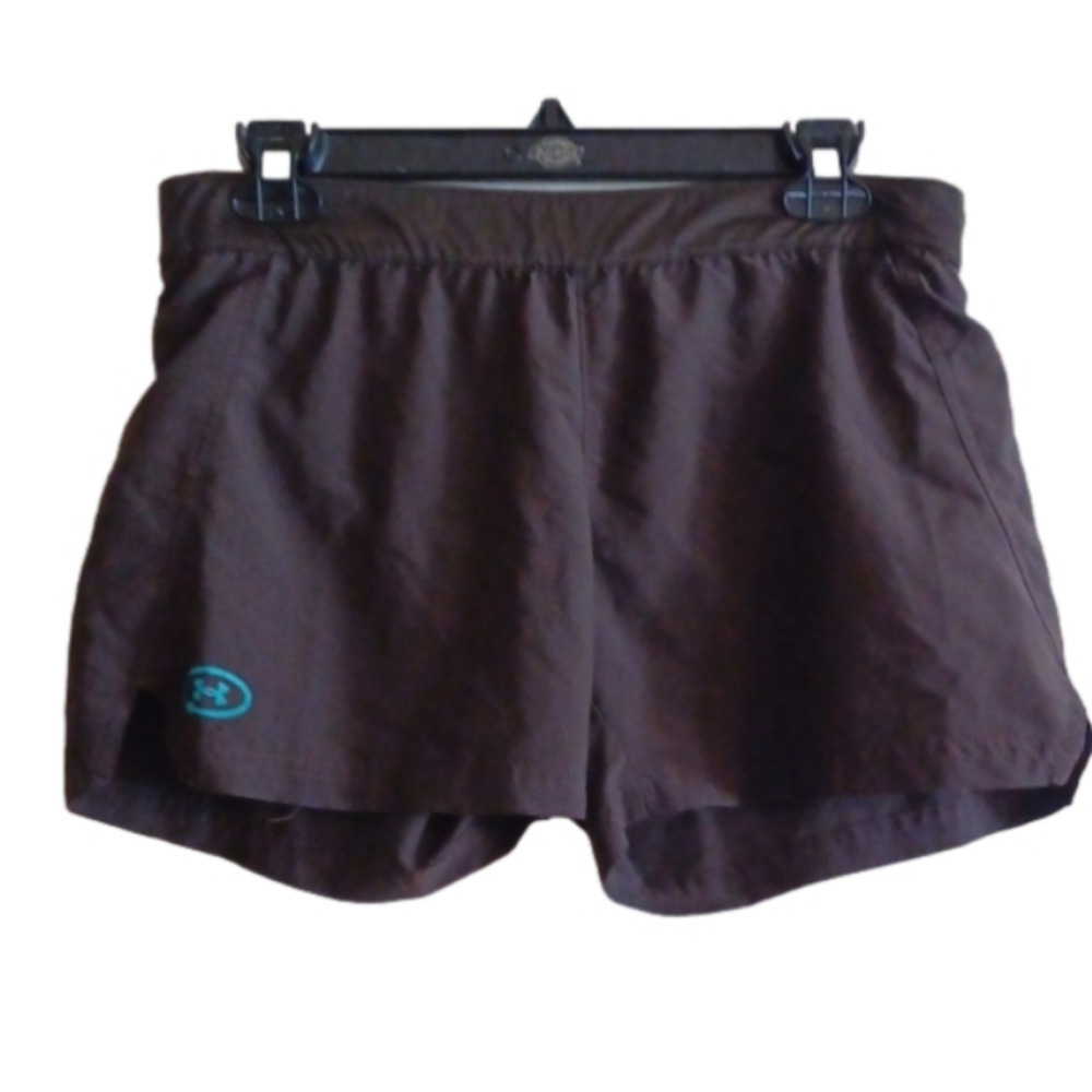 𝅺under Armour brown heatgear loose .Size small. Green tie in front